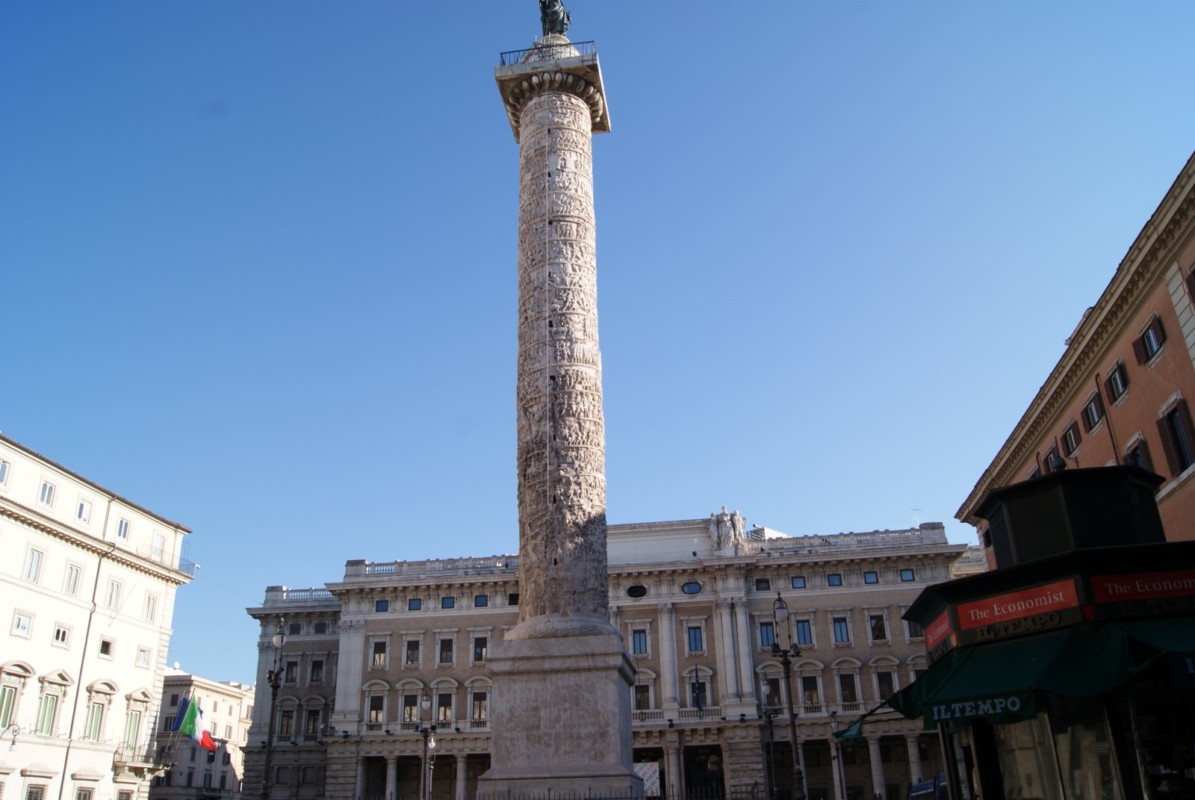 Piazza Colonna -Columna de Marco Aurelio-