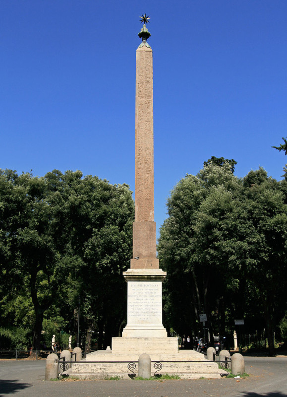 Obelisco Pinciano (o de Antinoo) en la Colina Pinciana