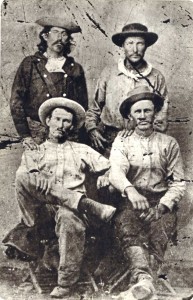 Jinetes del Pony Express: 'Billy' Richardson, Johnny Fry, Charles Cliff y Gus Cliff